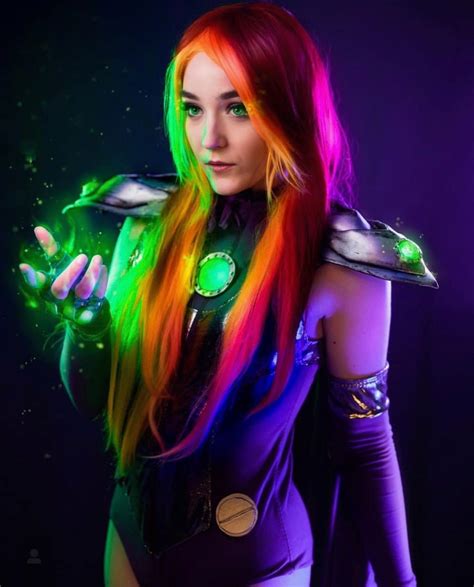 10 Absolutely Fire Starfire Cosplays